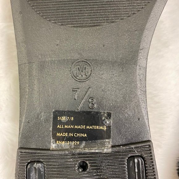 Gold Toe | Black Rhinestone Flip-Flop's Sandals, size 7/8 - Picture 8 of 9